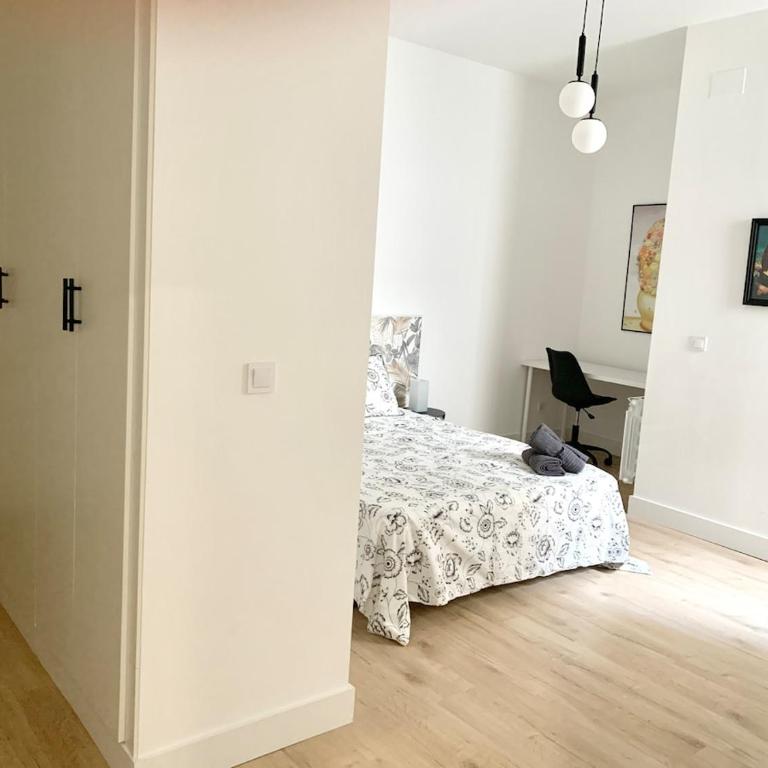 Spacious, newly renovated apartment next to Gran Vía - Apartment - 22