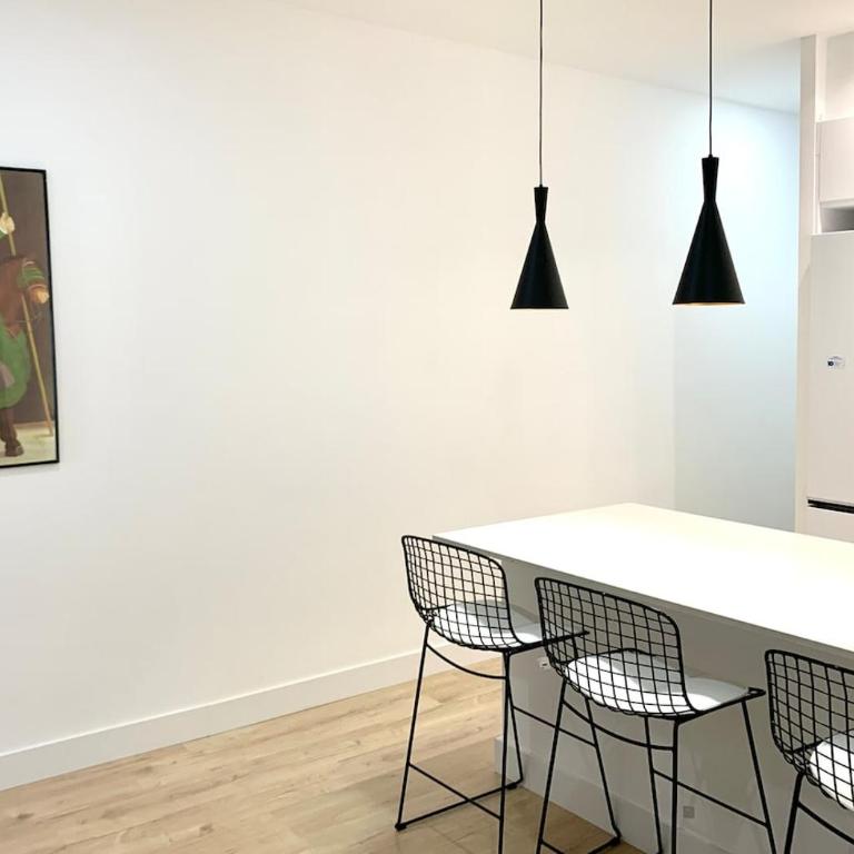 Spacious, newly renovated apartment next to Gran Vía - Apartment - 23