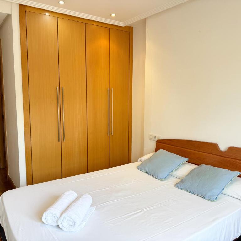 Apt 2 habs en Centro Comercial Gran Via - Apartment - 3