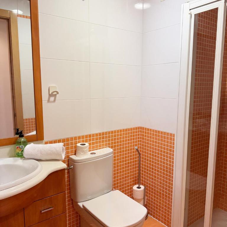 Apt 2 habs en Centro Comercial Gran Via - Apartment - 58