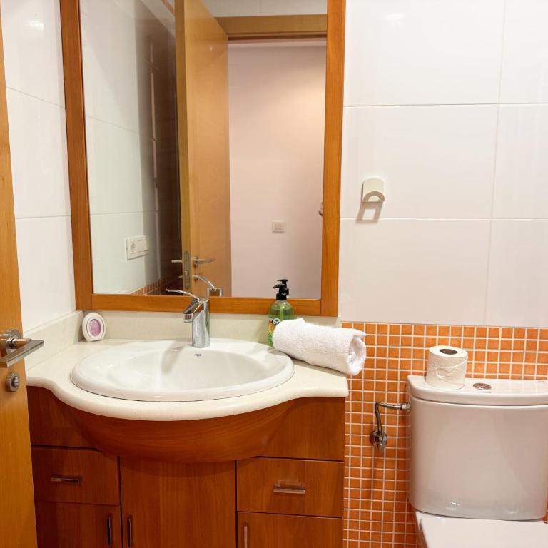 Apt 2 habs en Centro Comercial Gran Via - Apartment - 32