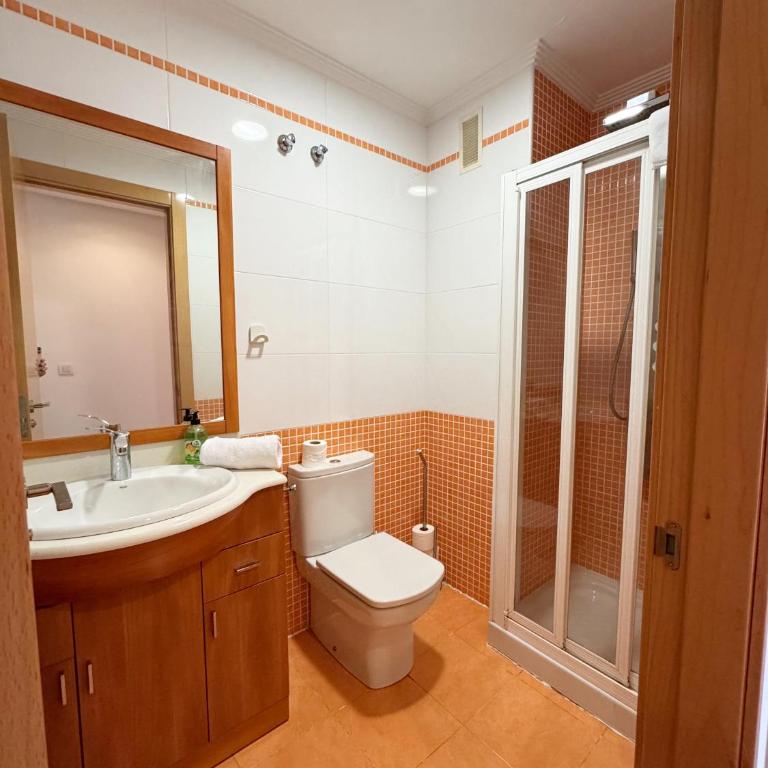Apt 2 habs en Centro Comercial Gran Via - Apartment - 50
