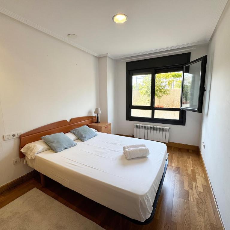 Apt 2 habs en Centro Comercial Gran Via - Apartment - 25