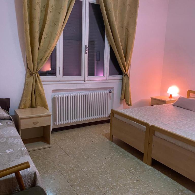 Travellers Lodge Bed & Rooms - Deluxe Dreibettzimmer - 2