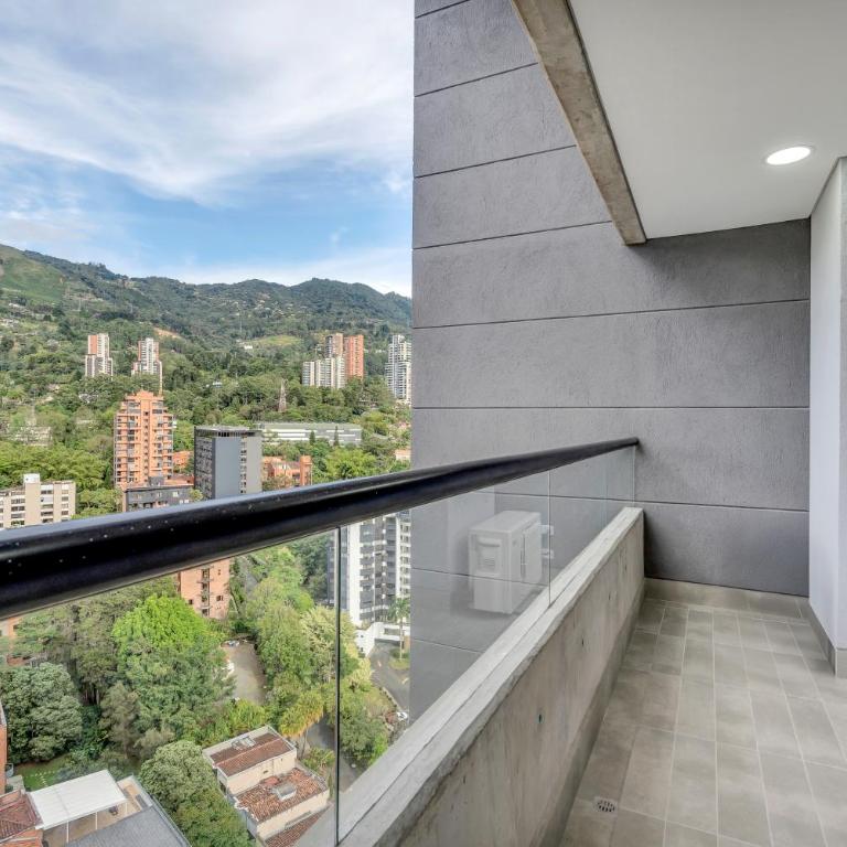 Grand by iHost - One-Bedroom Apartment with Balcony - 2