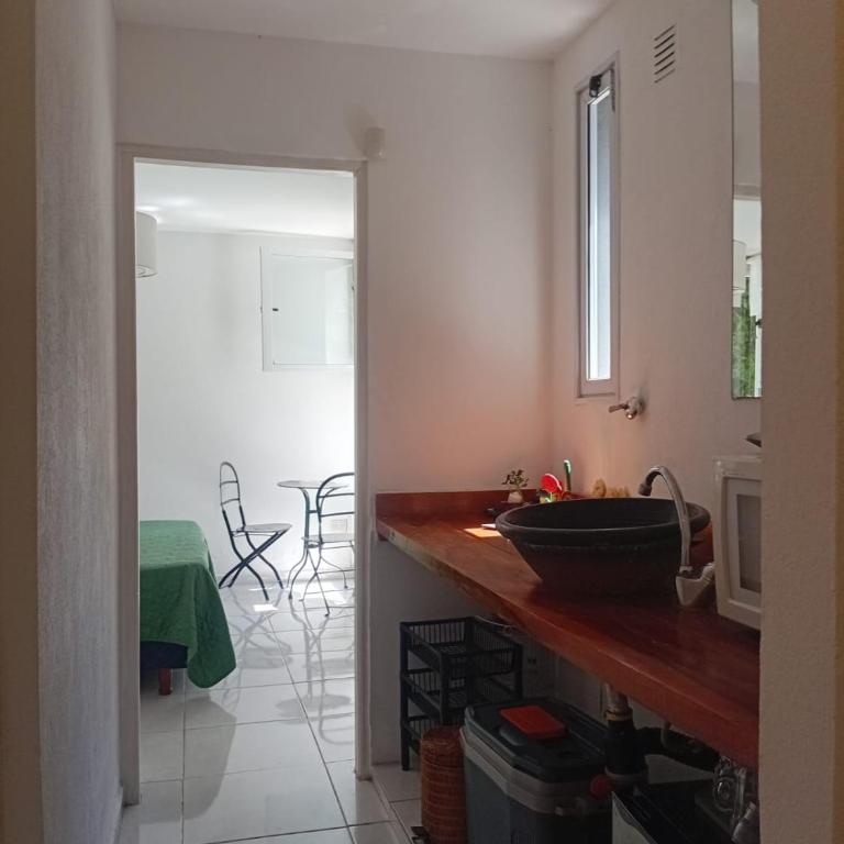 Hermosa casa en Valeria del Mar con parque y pileta - Three-Bedroom Home - 40