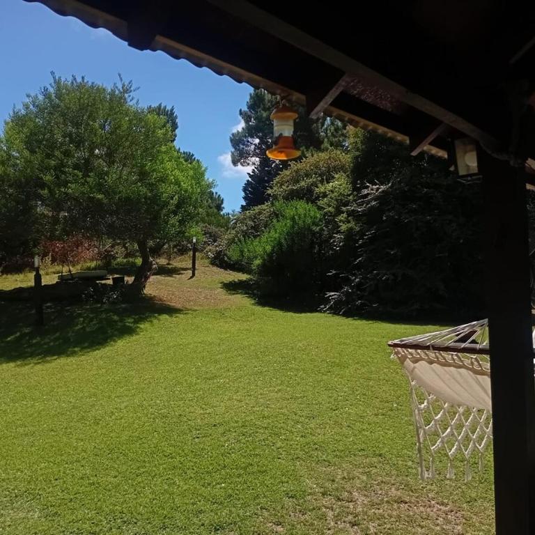 Hermosa casa en Valeria del Mar con parque y pileta - Three-Bedroom Home - 18