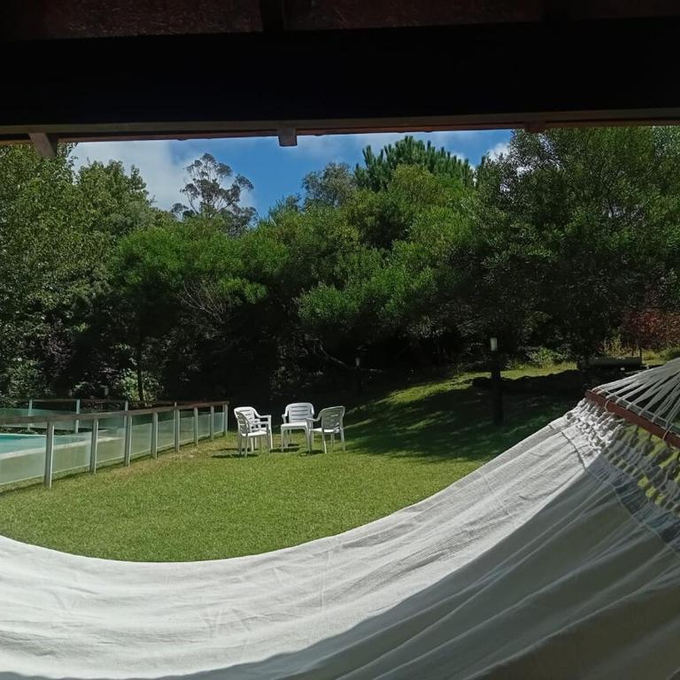Hermosa casa en Valeria del Mar con parque y pileta - Three-Bedroom Home - 14
