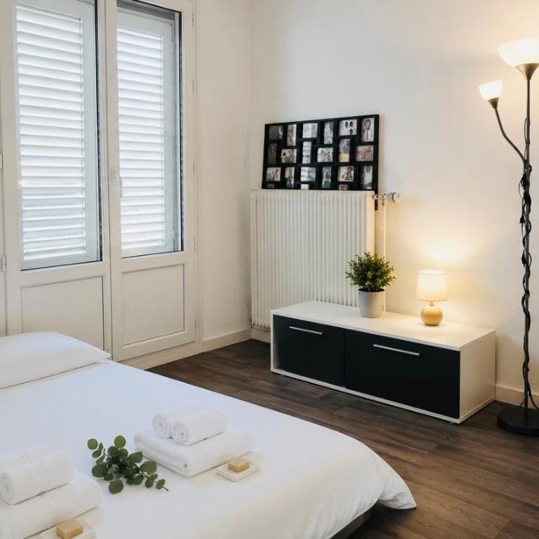 Chambre privée avec balcon et belle vue à Grenoble Private Room with Balcony - Habitación Doble con balcón - 1