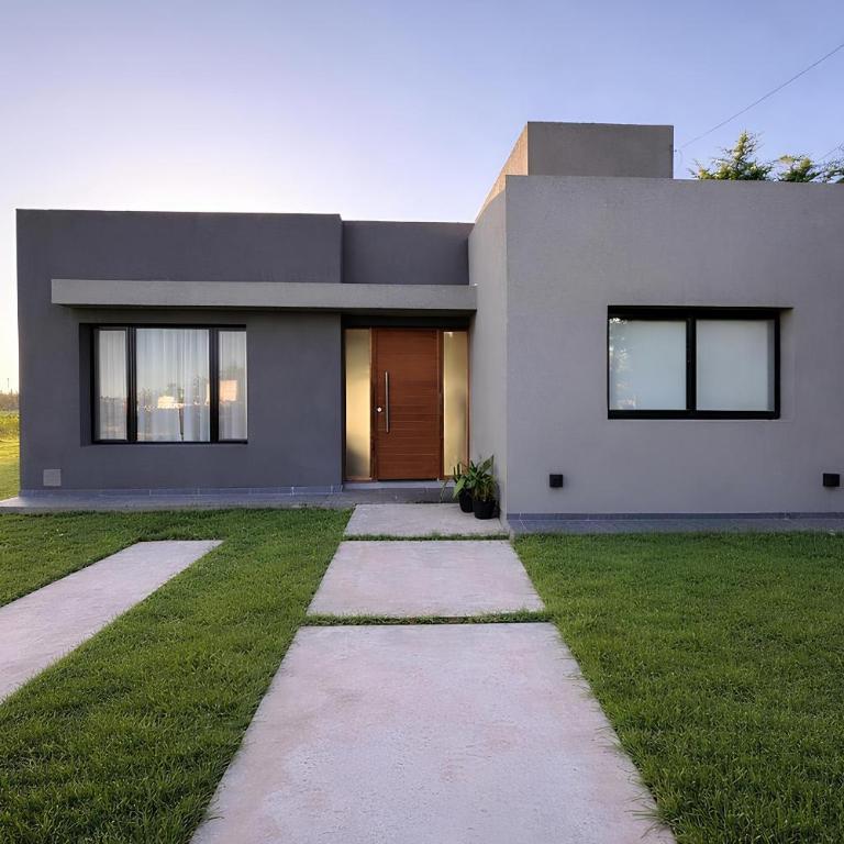 Casa con Pileta, Parrilla y Jardín en Rosario, Funes, Santa Fe - Casa - 19