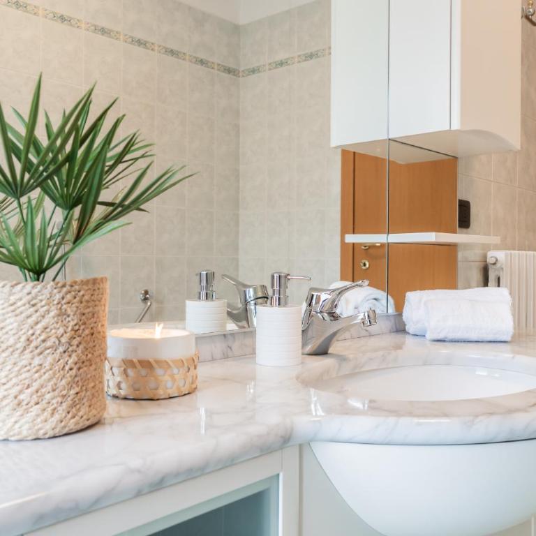 CasaRezia appartament in Como near the center with free parking - Lake Como - Apartamento de 2 dormitorios - 17
