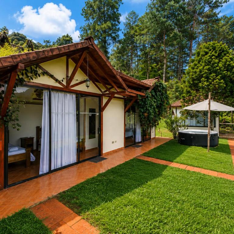 Hotel Pietrasanta Cabañas frente a la Represa Peñol Guatape - Casa de 3 dormitorios - 2