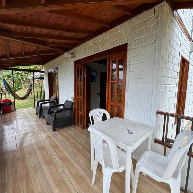 Finca Camino al Charco del Amor - Four-Bedroom Vacation Home - 3