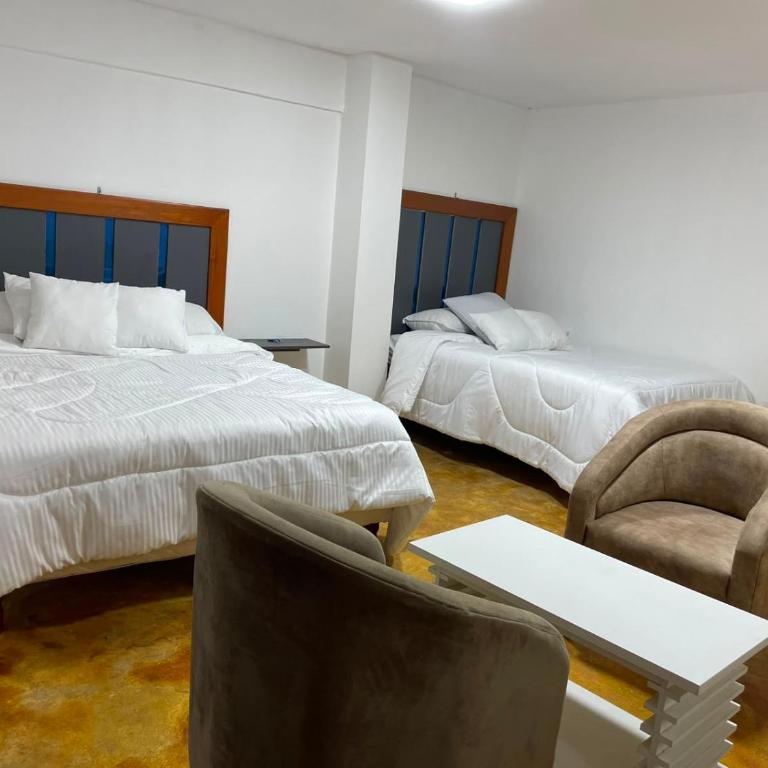 Hotel Cristian - Deluxe Twin Room - 3