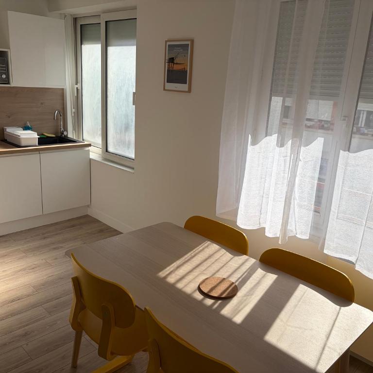 Appartement T2 - 103 - Hyper Centre - Intégralement rénové - Toutes commodités à pied - Appartement 2 Chambres - 3