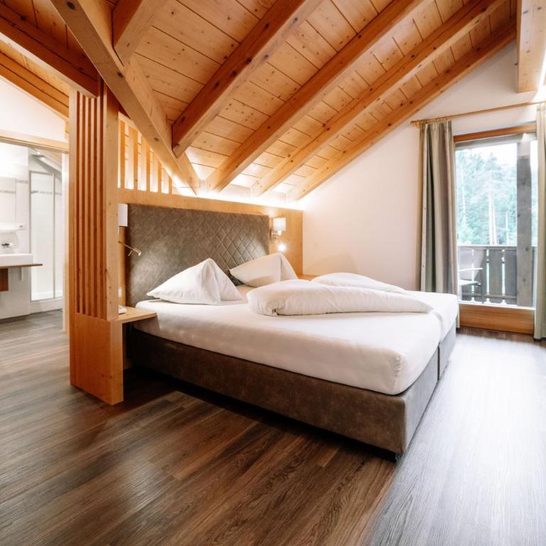 Hotel Wiesl - Double Room with Balcony - 1