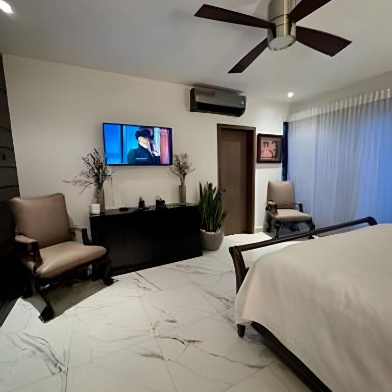 Beautiful residence, private neighborhood/discount - Vacation Home - 13