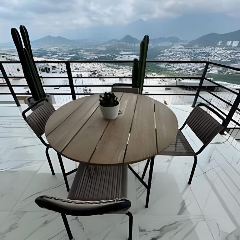 Beautiful residence, private neighborhood/discount - Vacation Home - 23