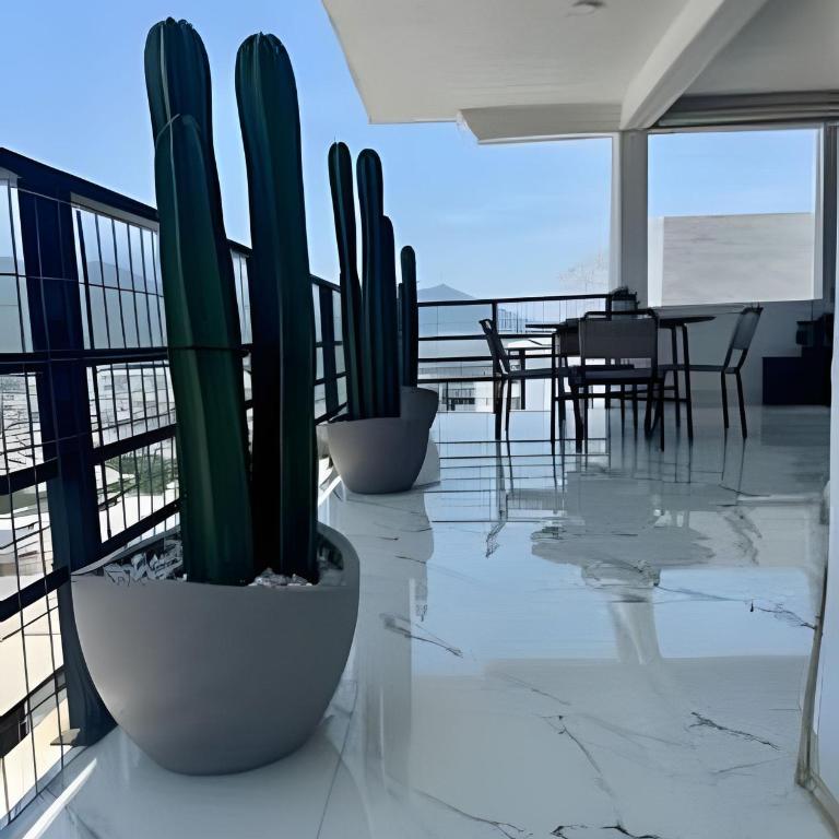 Beautiful residence, private neighborhood/discount - Vacation Home - 24