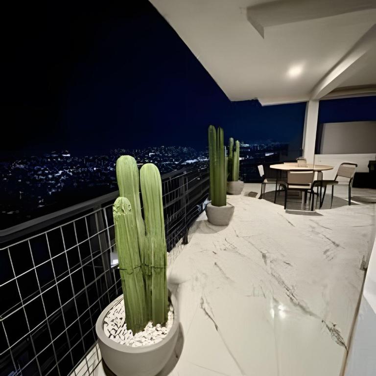 Beautiful residence, private neighborhood/discount - Vacation Home - 25