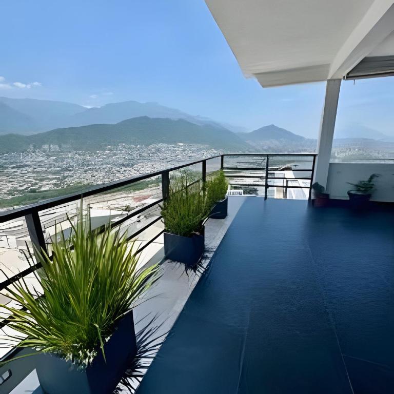 Beautiful residence, private neighborhood/discount - Vacation Home - 48