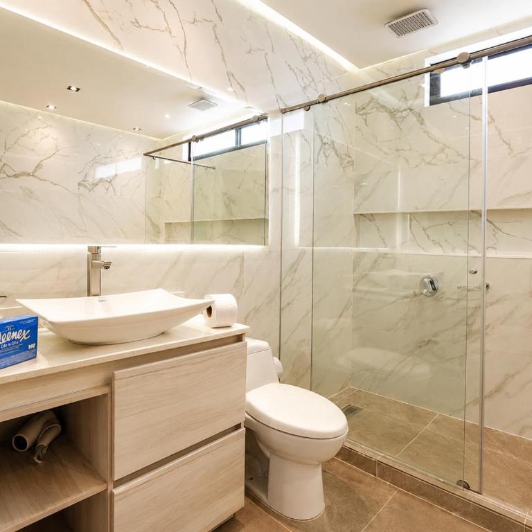 Recuerdos De Mi Tierra HOTEL Poblado Provenza Parque Lleras - Quadruple Room with Bath - 3