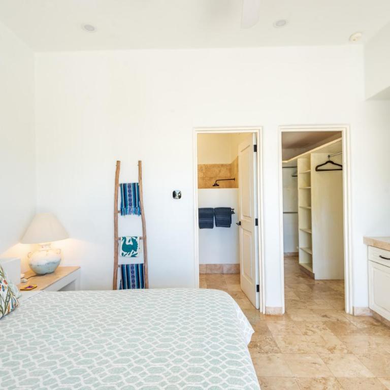 Saltwater Pool Private Villa with Ocean Views and Resort Access - Villa mit privatem Pool - 26