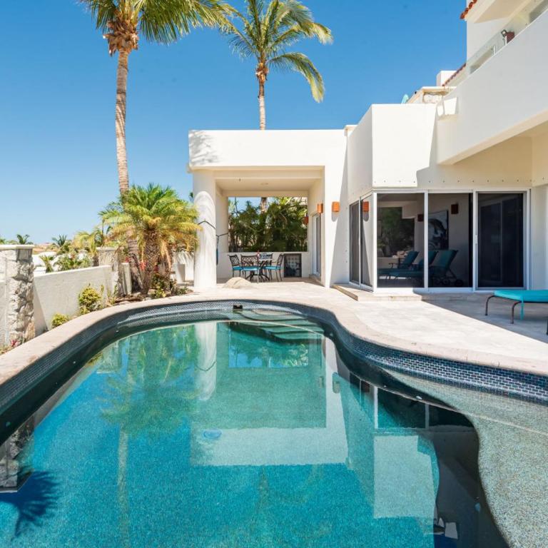 Saltwater Pool Private Villa with Ocean Views and Resort Access - Villa mit privatem Pool - 2