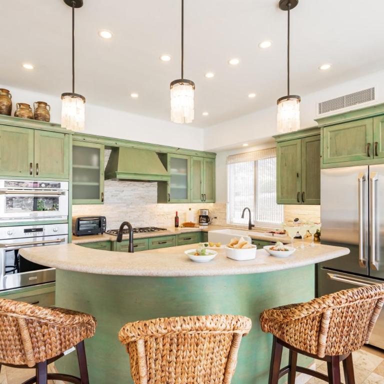 Saltwater Pool Private Villa with Ocean Views and Resort Access - Villa mit privatem Pool - 5