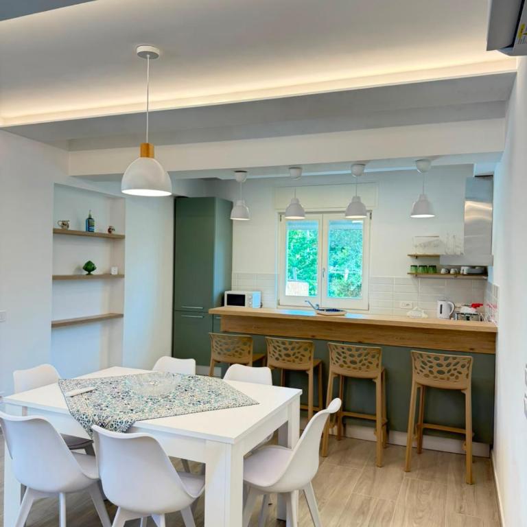 La camelia - Accogliente casa con giardino, aria condizionata, parcheggio gratuito, Wi-Fi - Casa con 2 Camere da Letto - 7
