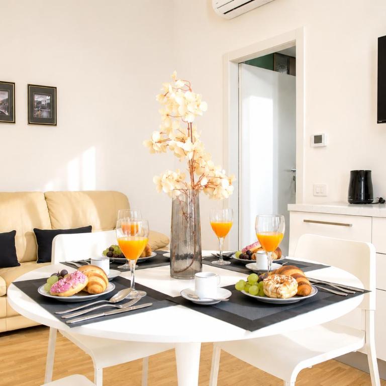 COMO CENTRAL - Brand-new flat for 5 Steps to lake A-C - Appartamento con 2 Camere da Letto - 5