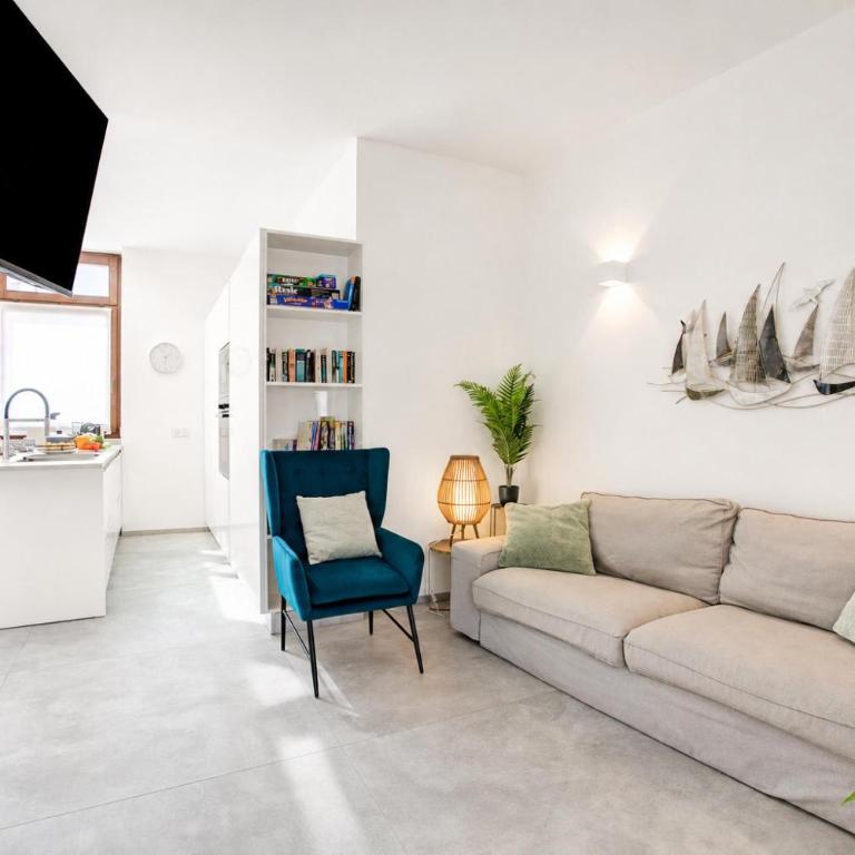 Quiet Oasis In Riva Heart - Happy Rentals - Apartment with Balcony - 4