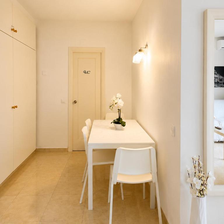 Suite Deluxe Benalbeach - Studio Lit King-Size Deluxe - 7