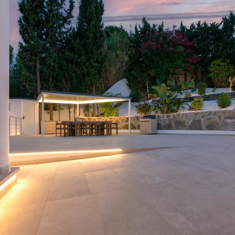 Luxury villa with sea views - heated pool - Villa - 13