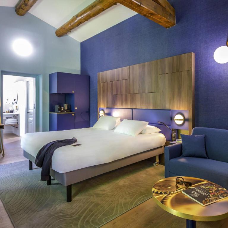 Mercure Marseille Centre Bompard La Corniche - Junior suite, 1 double bed and 1 sofa bed for 2 people with Garden View - 1