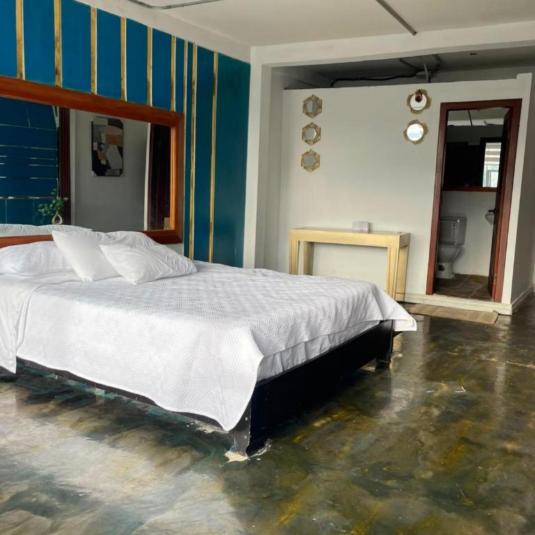 Hotel Cristian - Large Single Room - 1
