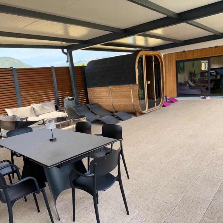 Vacation home Apolonia with swimming pool and sauna - Vikendica - 42