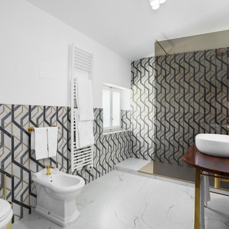 Hotel Villa L'Avvenire - Camera Matrimoniale con Bagno Privato - 5