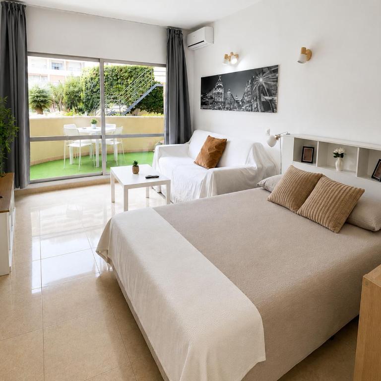 Suite Deluxe Benalbeach - Studio Lit King-Size Deluxe - 8