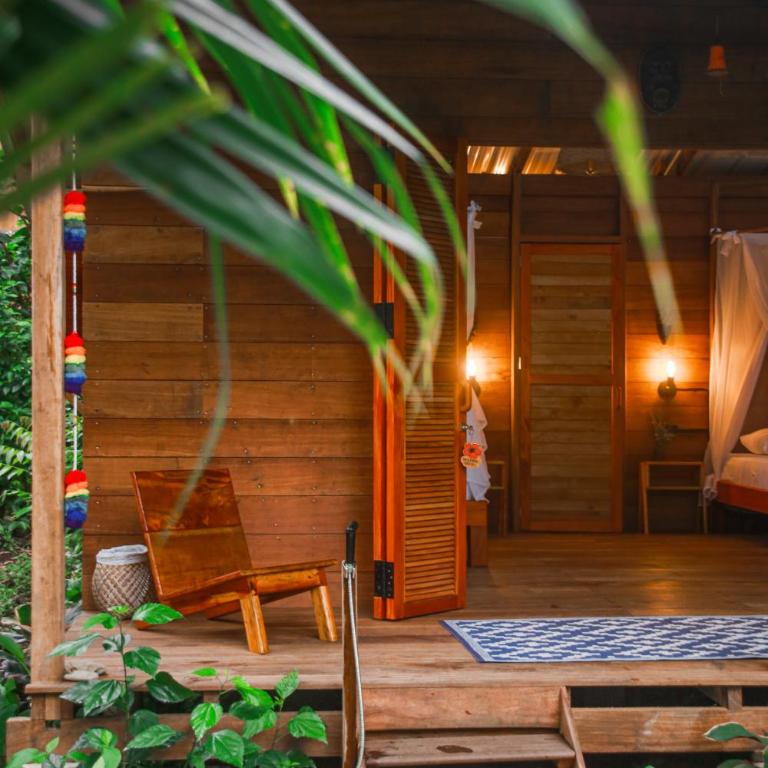 Madre Selva Eco Lodge - Triple Room with Garden View - 10