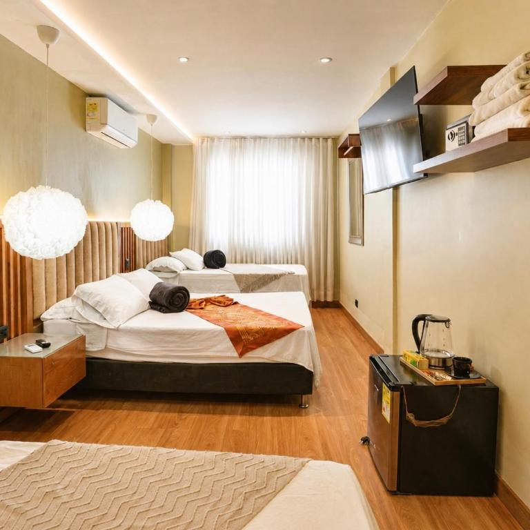 Recuerdos De Mi Tierra HOTEL Poblado Provenza Parque Lleras - Deluxe Quadruple Room - 1