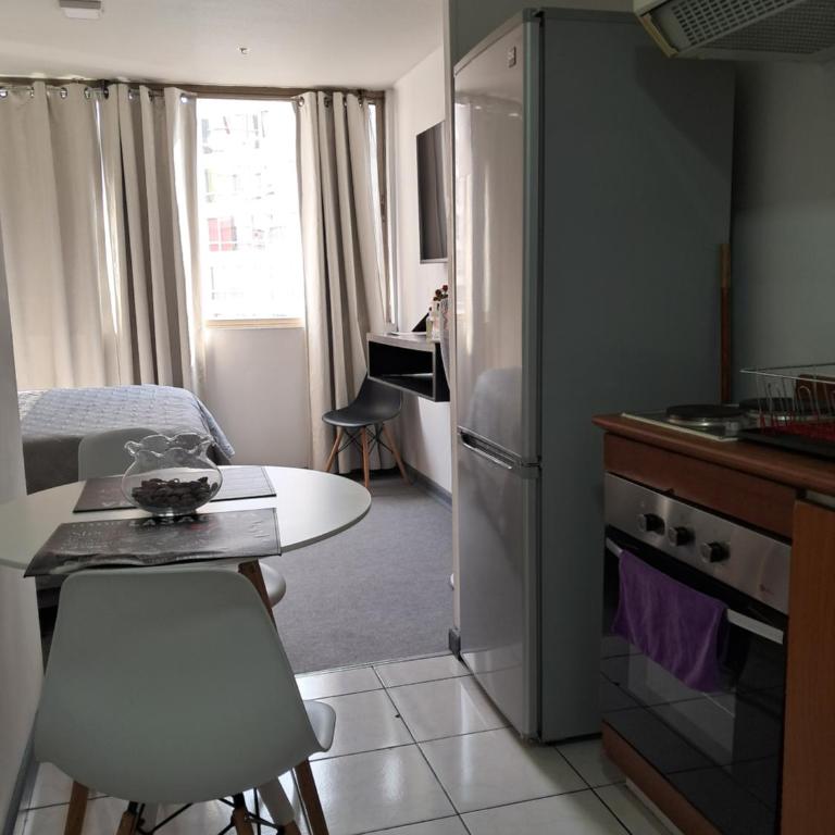 Apartamento equipado con cocina, wifi, baño l Movistar Arenas, Fantasilandia, Santiago centro - One-Bedroom Apartment - 4