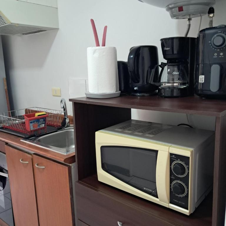 Apartamento equipado con cocina, wifi, baño l Movistar Arenas, Fantasilandia, Santiago centro - One-Bedroom Apartment - 8