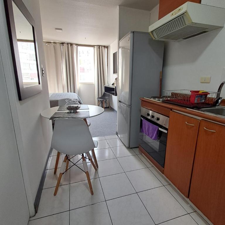 Apartamento equipado con cocina, wifi, baño l Movistar Arenas, Fantasilandia, Santiago centro - One-Bedroom Apartment - 10