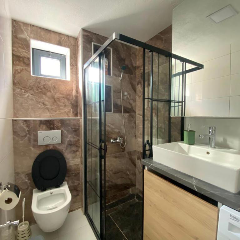 Modern Garden House - Porodični Apartman sa 2 Spavaće Sobe - 12