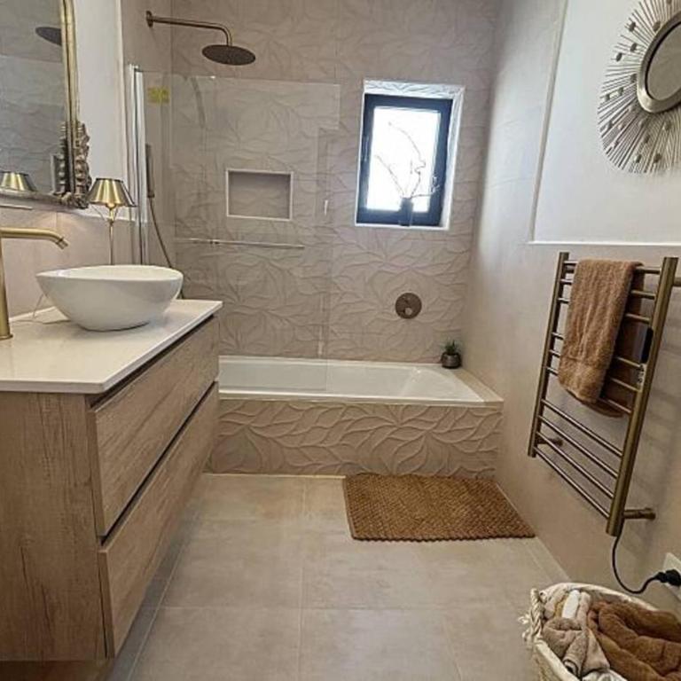 Alojamiento espacioso para grupo - Villa con piscina privada - 11