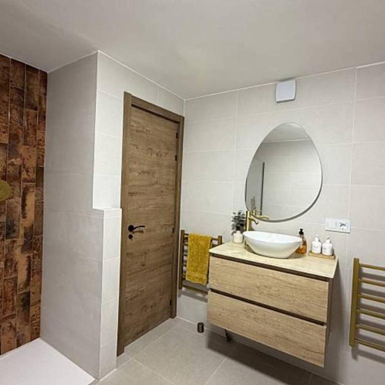 Alojamiento espacioso para grupo - Villa con piscina privada - 34