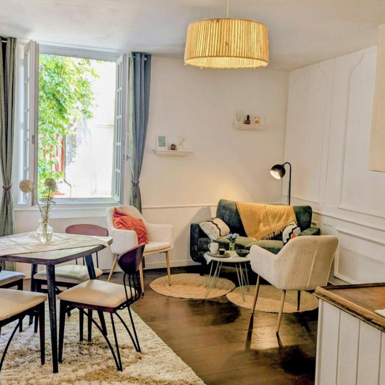 Nouveau ! LE PLATANE, appartement 2 chambres, Centre Historique de Vannes -1 lit 160x200 et 2 lits 90x190 - Appartement 2 Chambres - 1