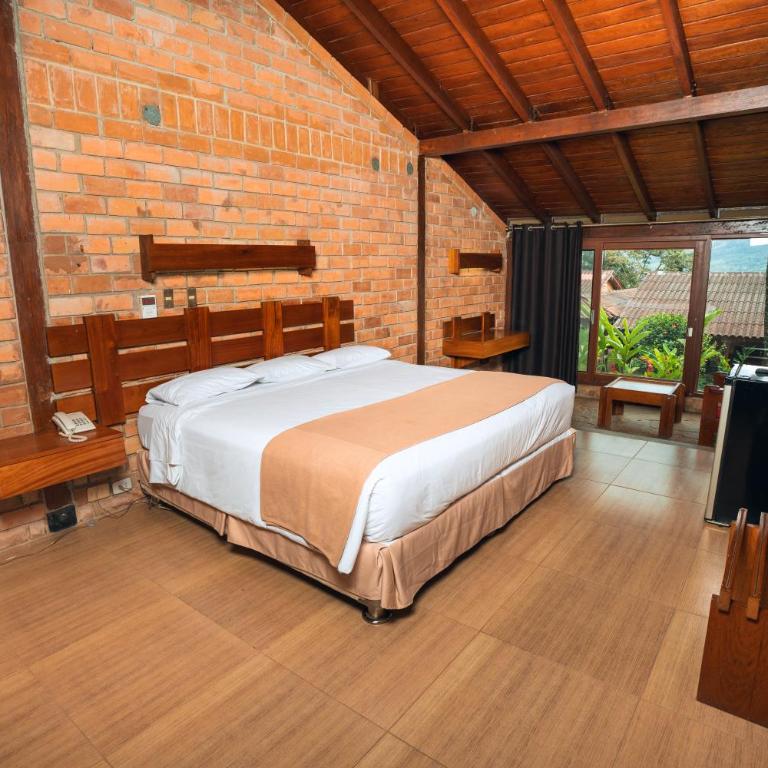 Puerto Mirador Moyobamba Hotel - Deluxe Double or Twin Room - 2