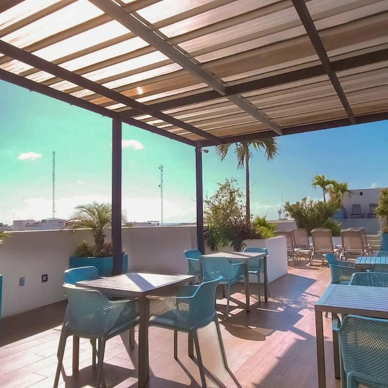 2Br W Dual Pools, Near Beach & 5Th Ave - Two-Bedroom Apartment with Balcony - 8